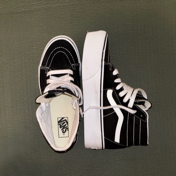 Vans Classic Black and White High Top - Picture 1 of 2
